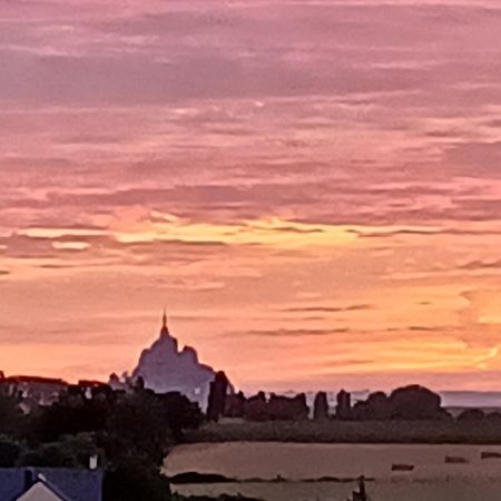 Appartement Lu'Ermael Avec Vue Mont Saint Michel Courtils 외부 사진
